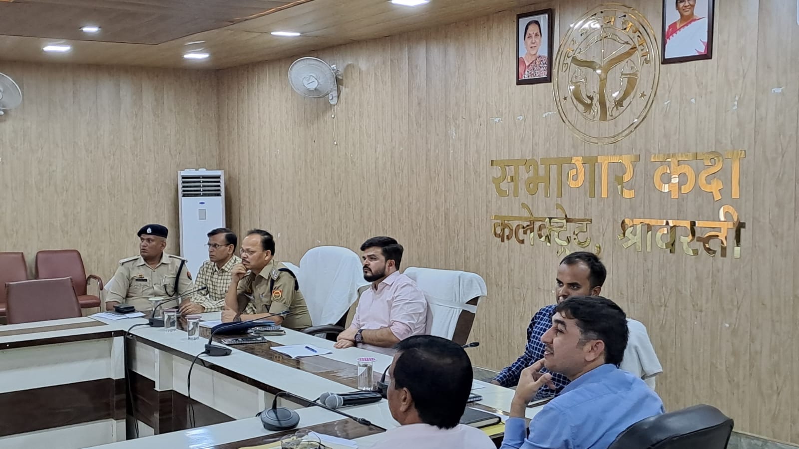 15 दिन के अन्दर समस्त रोड व रोड पटरी को कराया जाए दुरूस्त-जिलाधिकारी