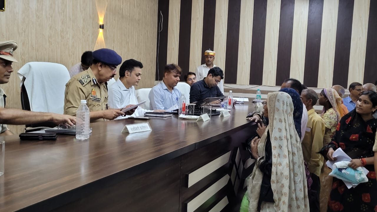 शिकायत का हो गुणवत्तापूर्ण निस्तारण फरियादी को बार-बार न आना पड़े – मण्डलायुक्त