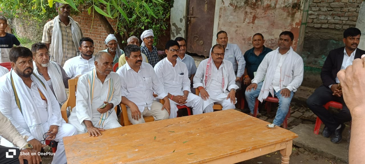पीड़ित परिवार से मिला कांग्रेस का प्रतिनिधिमंडल