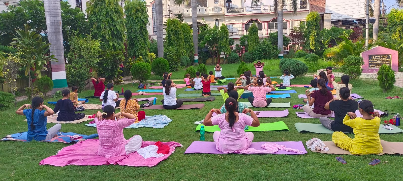 नियमित योग करने से शरीर संतुलित और स्वस्थ रहता है