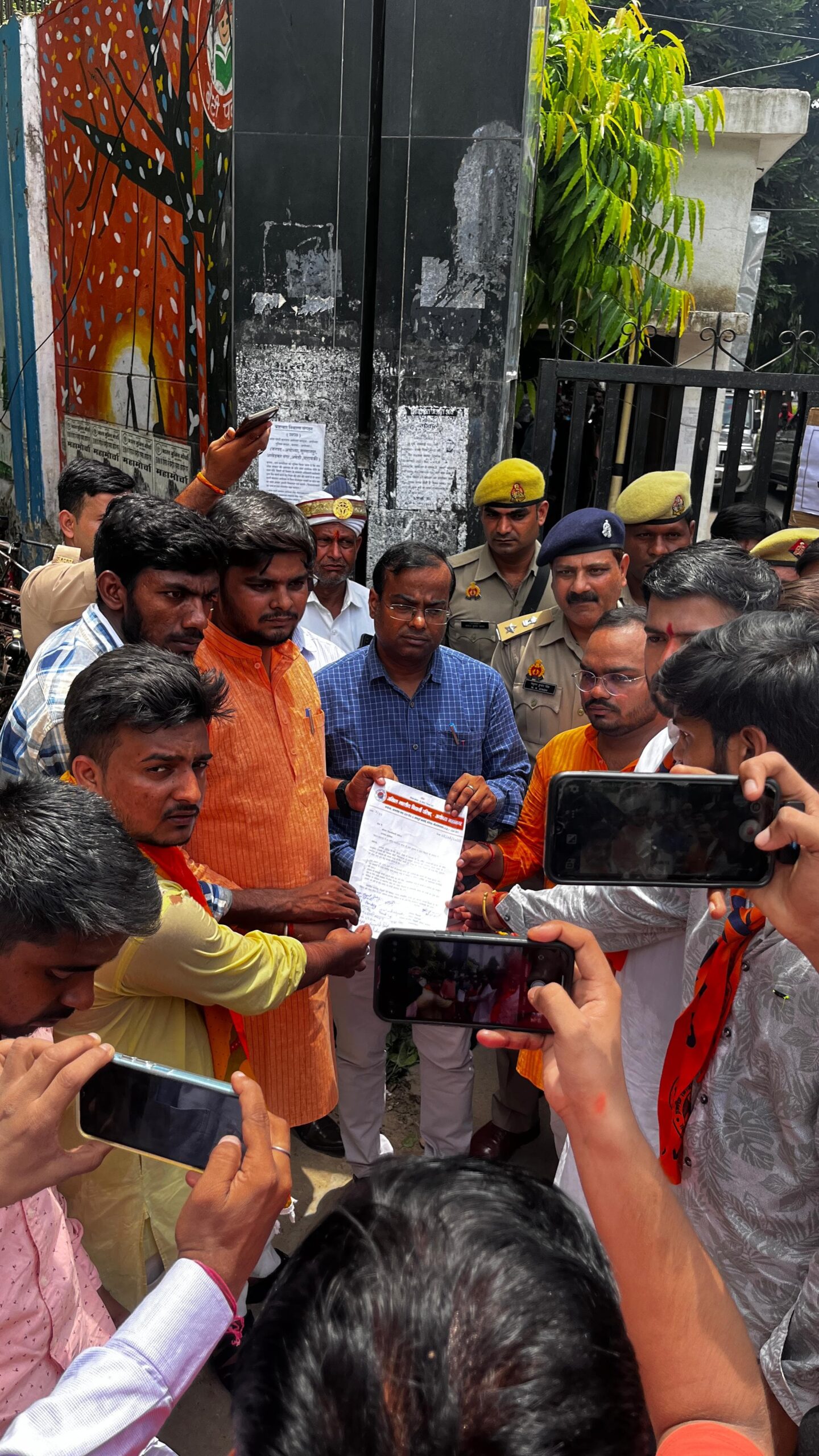 भदरसा में 12 वर्षीय नाबालिक छात्रा के साथ दुष्कर्म में न्याय दिलाने हेतु किया गया पैदल मार्च
