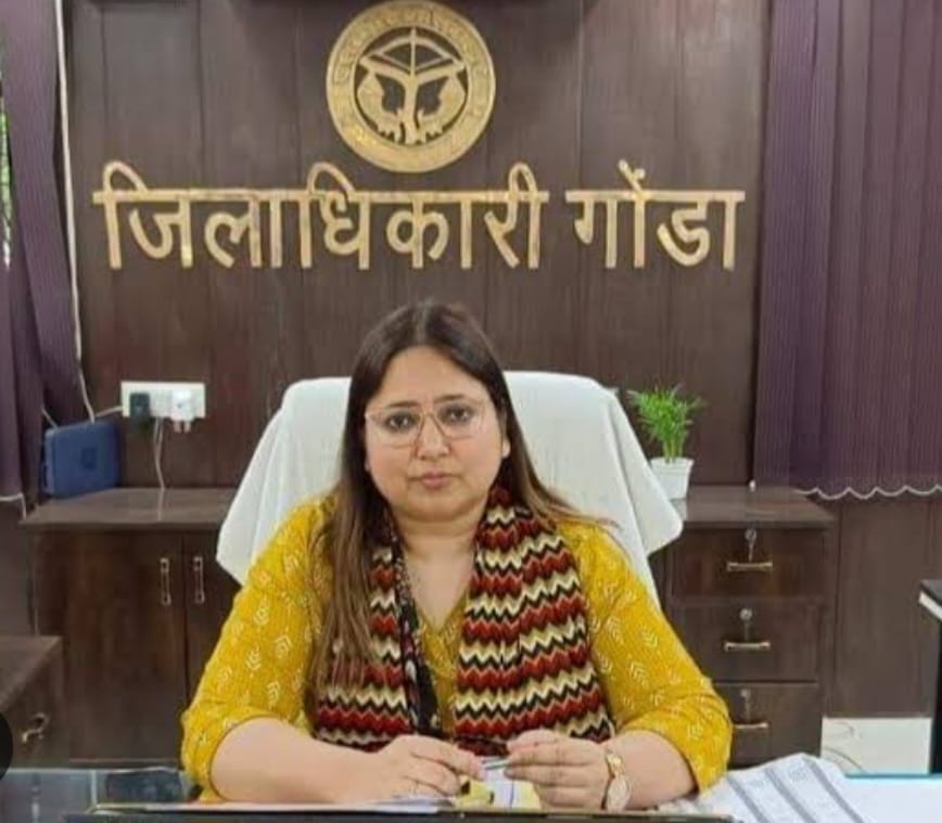 डीएम नेहा शर्मा ने सरकारी खाद्यान्न की कालाबाजारी करने वालों के खिलाफ की बड़ी कार्रवाई*