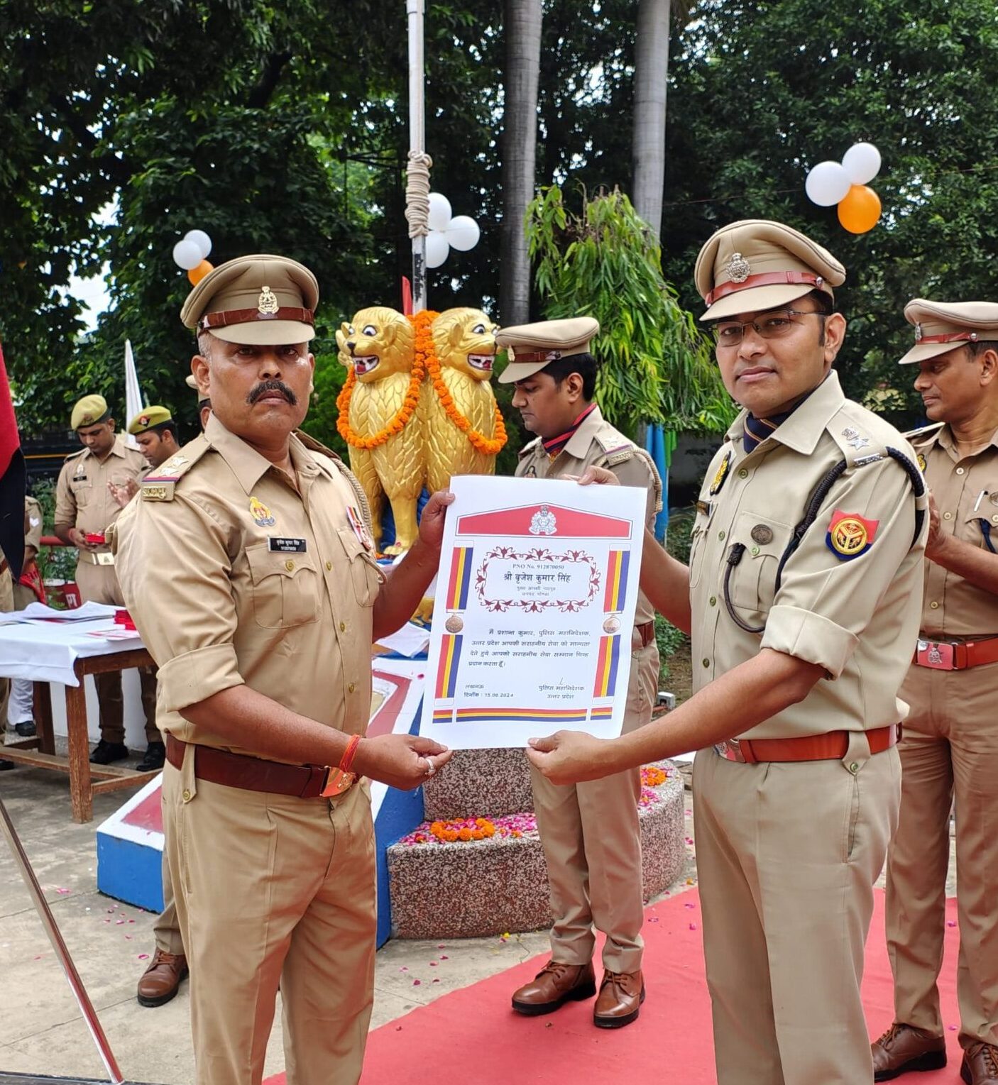 *एसपी द्वारा सराहनीय कार्य करने वाले पुलिस के 30 अधि0, कर्मचारीगण, 03 अभियोजन अधिकारियों, 06 सम्भ्रान्ति व्यक्ति को प्रशस्ति पत्र देकर सम्मानित किया गया*