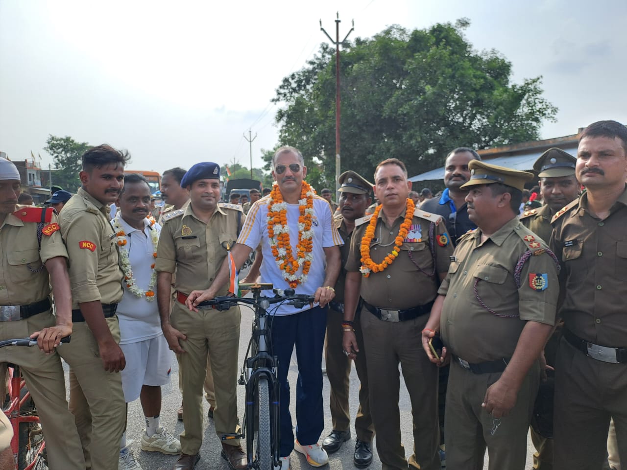 *48 यूपी बटालियन एनसीसी के कैडेटों द्वारा निकाली गई 77 किलोमीटर की हर घर तिरंगा साइकिल रैली*