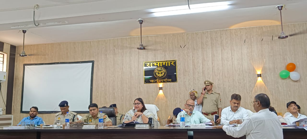 नकल विहीन संपन्न करायें पुलिस भर्ती परीक्षा – डीएम