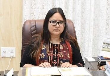 तहसील व विकासखंड के अधिकारी व कर्मी हो जाएं सावधान