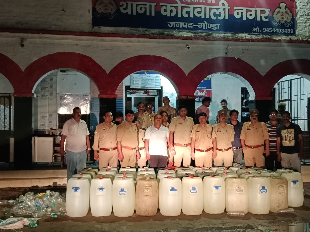 43 गैलन से 2125 लीटर अल्कोहल बरामद, एक गिरफ्तार