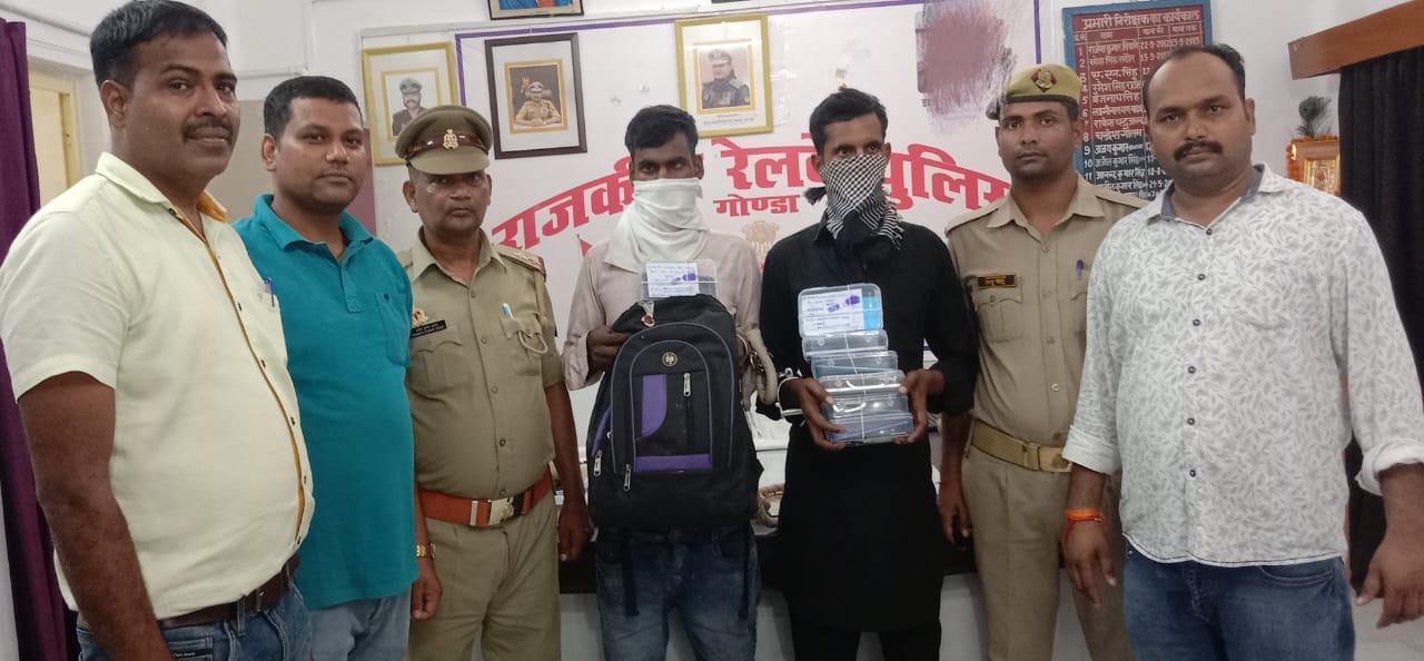 जीआरपी के हत्थे चढ़े दो शातिर चोर