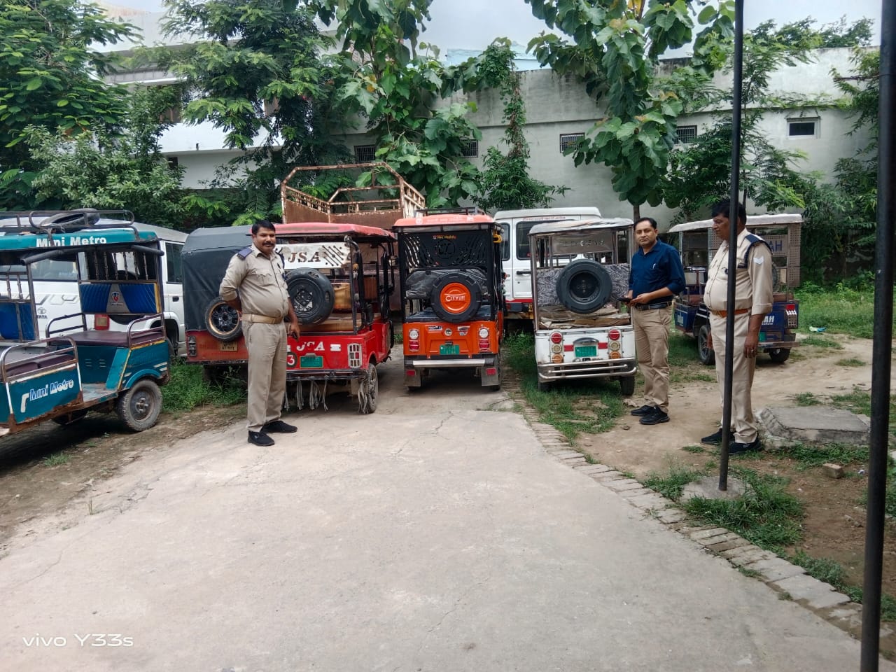 रोडवेज के एक किलोमीटर में निजी वाहनों के लिए सवारी लेना पूर्णतः प्रतिबंधित