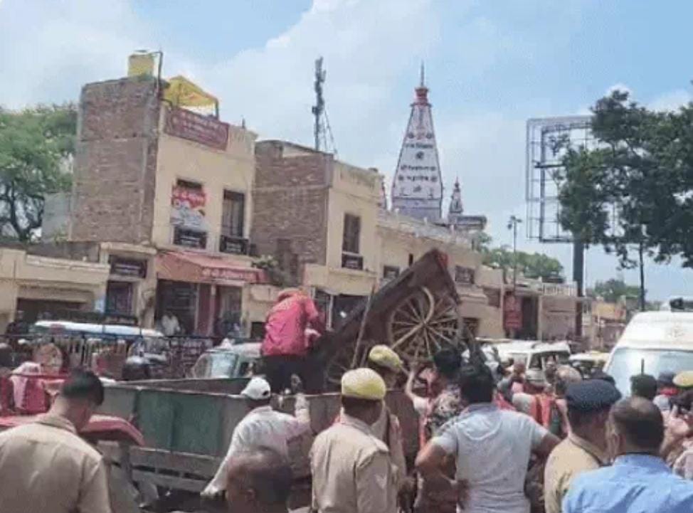 अयोध्या में अतिक्रमण के खिलाफ चला अभियान