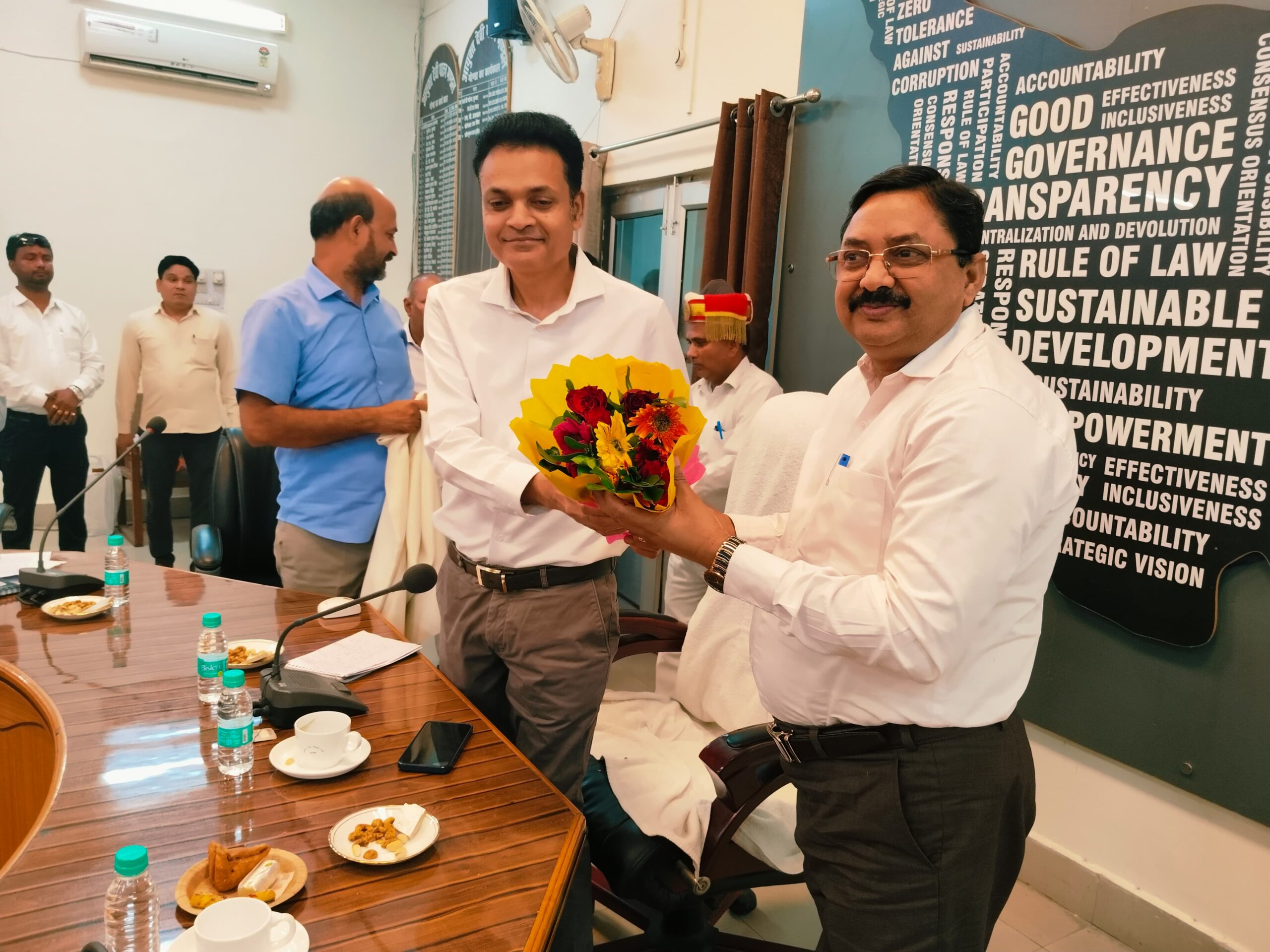 अपर आयुक्त हुए सेवानिवृत्त, अधिकारियों एवं कर्मचारियों ने दी भावपूर्ण विदाई