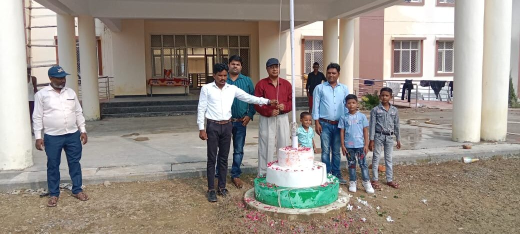 राजकीय इंजीनियरिंग कॉलेज में मनाई गई राष्ट्रपिता व पूर्व प्रधानमंत्री की जयंती
