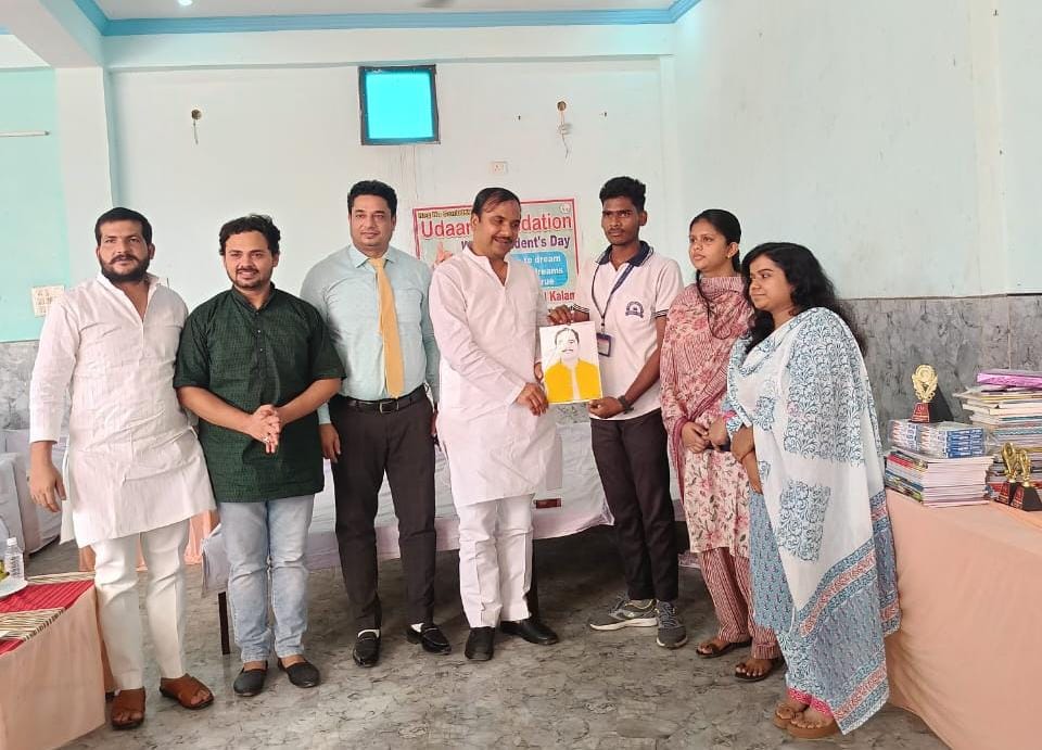 मिसाइल मैन की जयंती पर हुए विभिन्न कार्यक्रम
