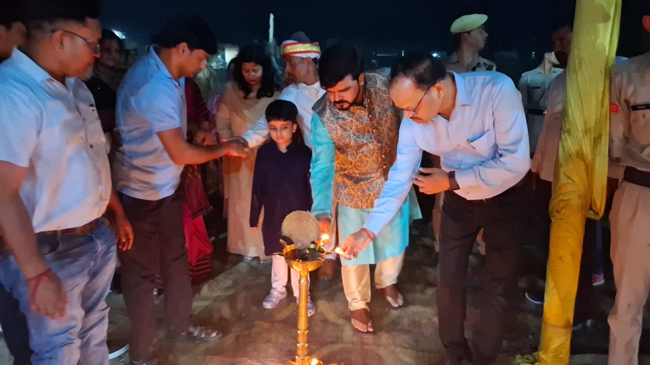 अलक्षेन्द्र इण्टर कालेज में धूमधाम से मनाया गया दीपोत्सव कार्यक्रम