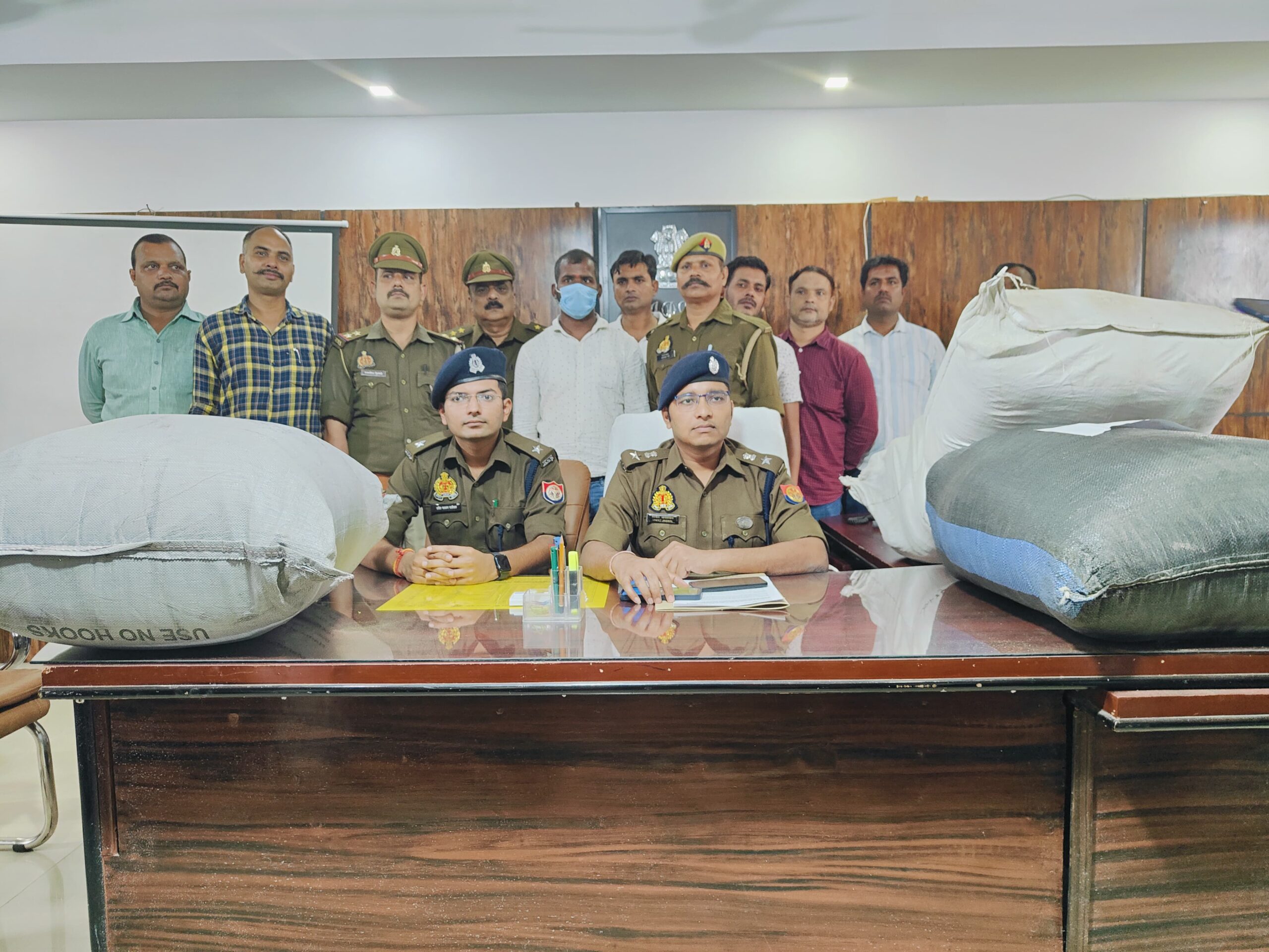 25 लाख के अवैध गांजे के साथ दो गिरफ्तार