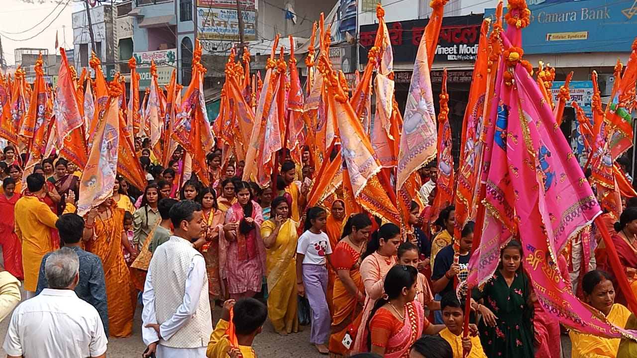 651 श्याम ध्वजा के साथ निकलीं निशान शोभायात्रा