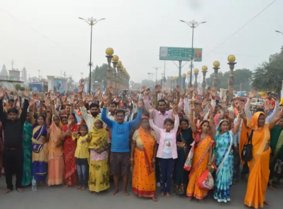 अयोध्या में सुरक्षा के बीच भक्तों ने की पंचकोसी परिक्रमा