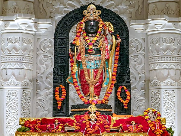 राम मंदिर में नए पुजारियों की ड्यूटी आज से: 7-7 पुजारियों के दो ग्रुप बनाए गए, अलग-अलग शिफ्ट में अपनी सेवाएं देंगे