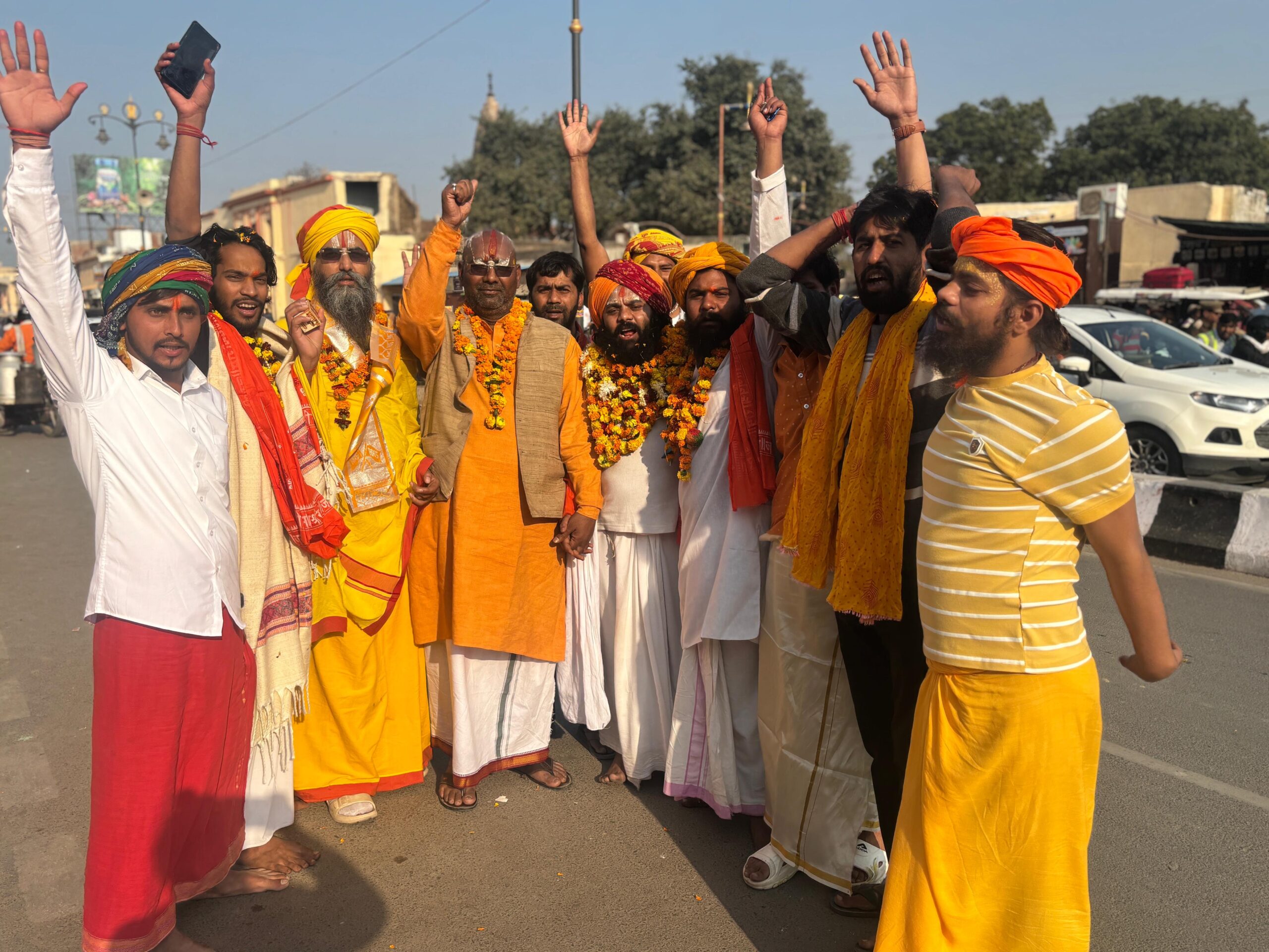 श्रीराम बारात जनकपुर से वापस अयोध्या पहुंची, पुष्प वर्षाकर हुआ जोरदार स्वागत
