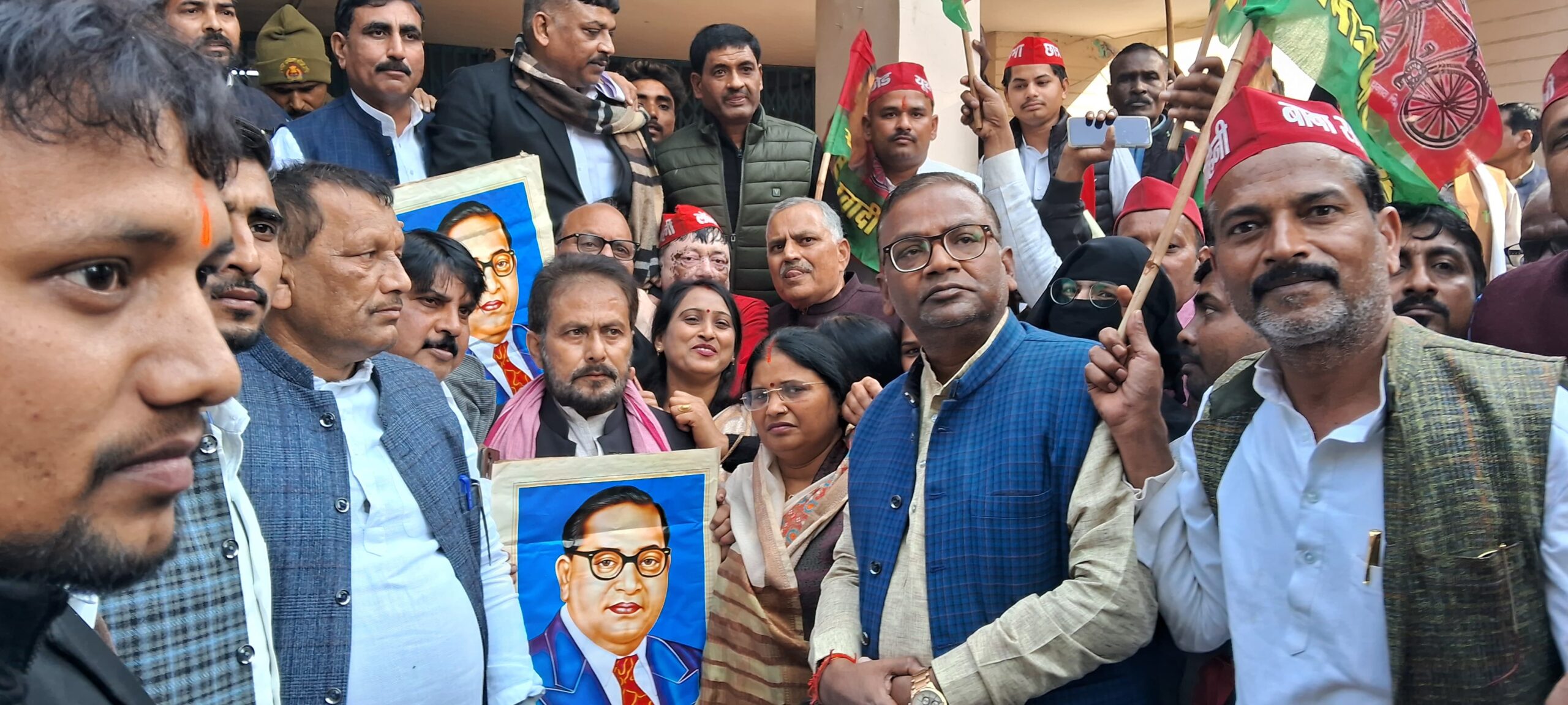 गृहमंत्री अमित शाह के खिलाफ सौंपा गया ज्ञापन