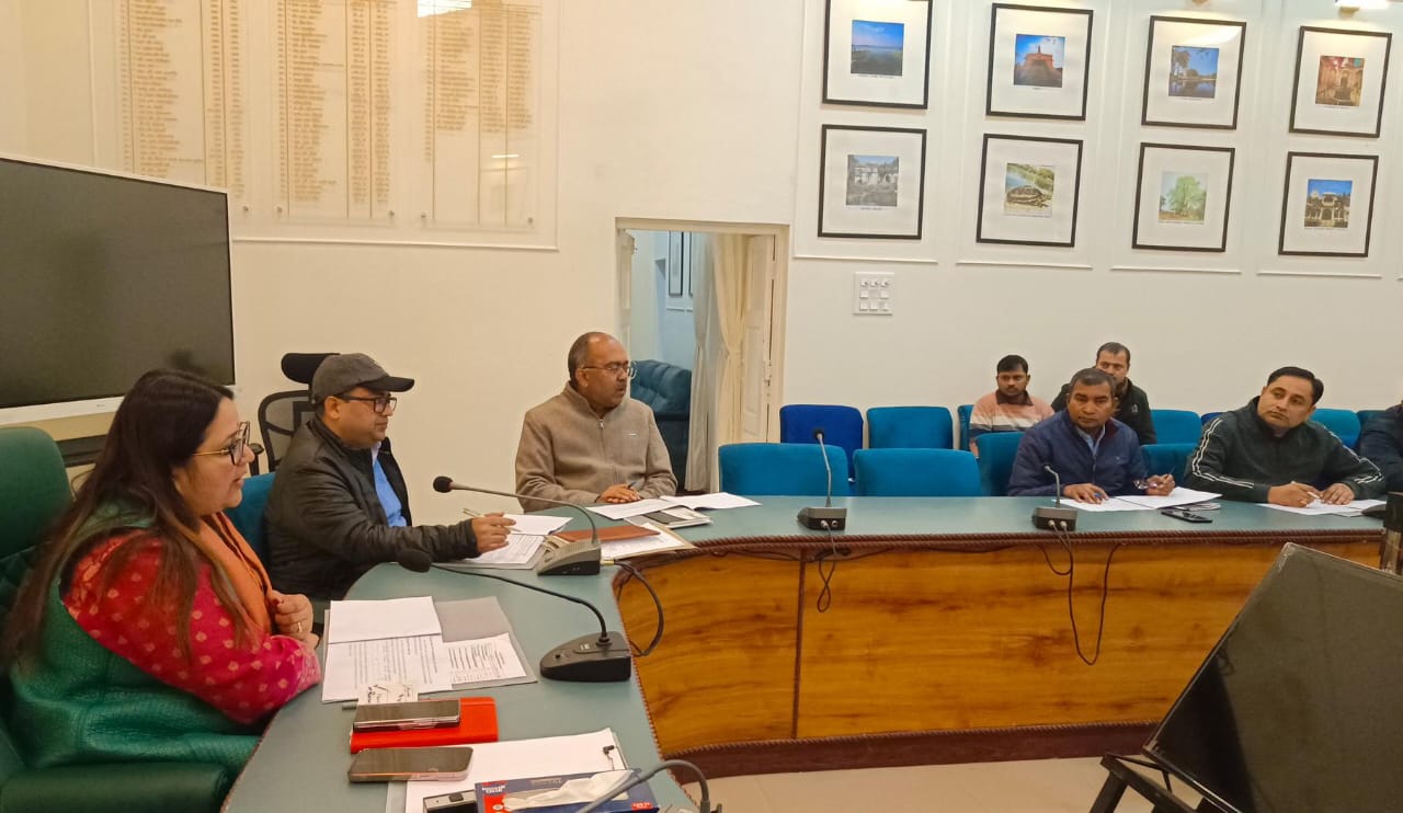सभी ट्रैक्टर एवं ट्राली का 15 जनवरी तक रजिस्ट्रेशन कर इनका नंबर जारी किया जाय-जिलाधिकारी