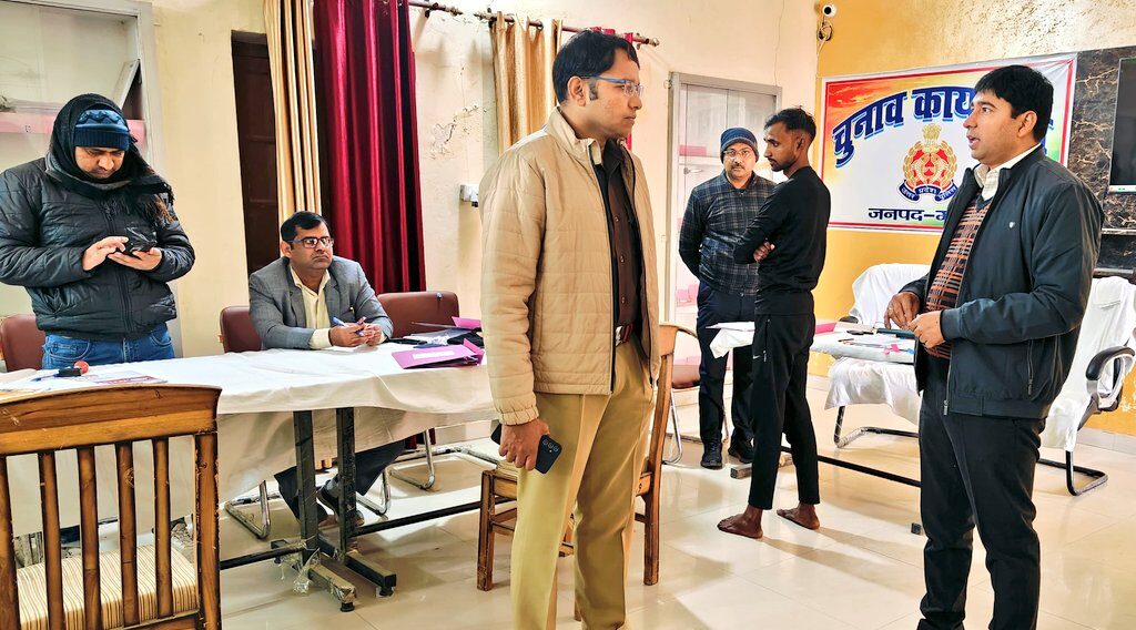 आरक्षी नागरिक पुलिस भर्ती स्थल पर एसपी ने पहुंचकर स्थिति कालिया जायजा