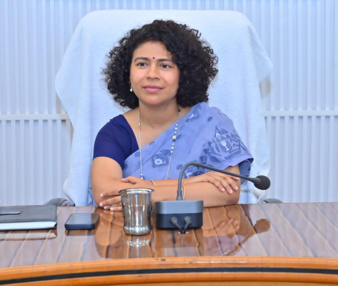 रक्षाबंधन पर देवीपाटन मण्डल की महिलाओं को उपहार