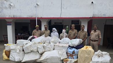 Photo of पटाखा कारोबारी के घर पुलिस की छापेमारी, भारी मात्रा में विस्फोटक सामग्री बरामद—दो गिरफ्तार