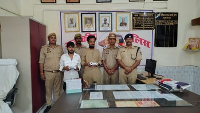 Photo of रेलवे स्टेशन पर चोरी करने वाले दो शातिर गिरफ्तार, 65 हजार के दो मोबाइल बरामद