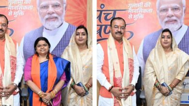 Photo of डिप्टी सीएम केशव मौर्य से बबिता तिवारी की मुलाकात, इसौली की सियासत में बढ़ी हलचल