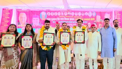 Photo of धर्मेंद्र यादव और तेज नारायण पांडे ‘पवन’ ने अयोध्या में शिक्षकों को किया सम्मानित, सपा नेताओं ने सरकार पर साधा निशाना