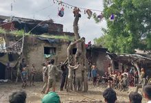 Photo of चितौरा गांव में धूमधाम से मनाई गई श्रीकृष्ण जन्माष्टमी, मटकी फोड़ प्रतियोगिता में दिखा उत्साह