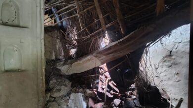 Photo of लगातार बारिश और बाढ़ से गिरे कई घर, ग्रामीणों के सामने रहने का संकट