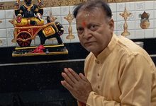 Photo of एसडीओ रोड स्थित शनि मंदिर में उमड़ा आस्था का जनसैलाब, विश्व शांति के लिए प्रार्थना