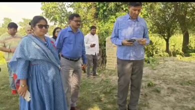Photo of जिलाधिकारी ने मनरेगा के तहत निर्मित तालाब का किया स्थलीय निरीक्षण